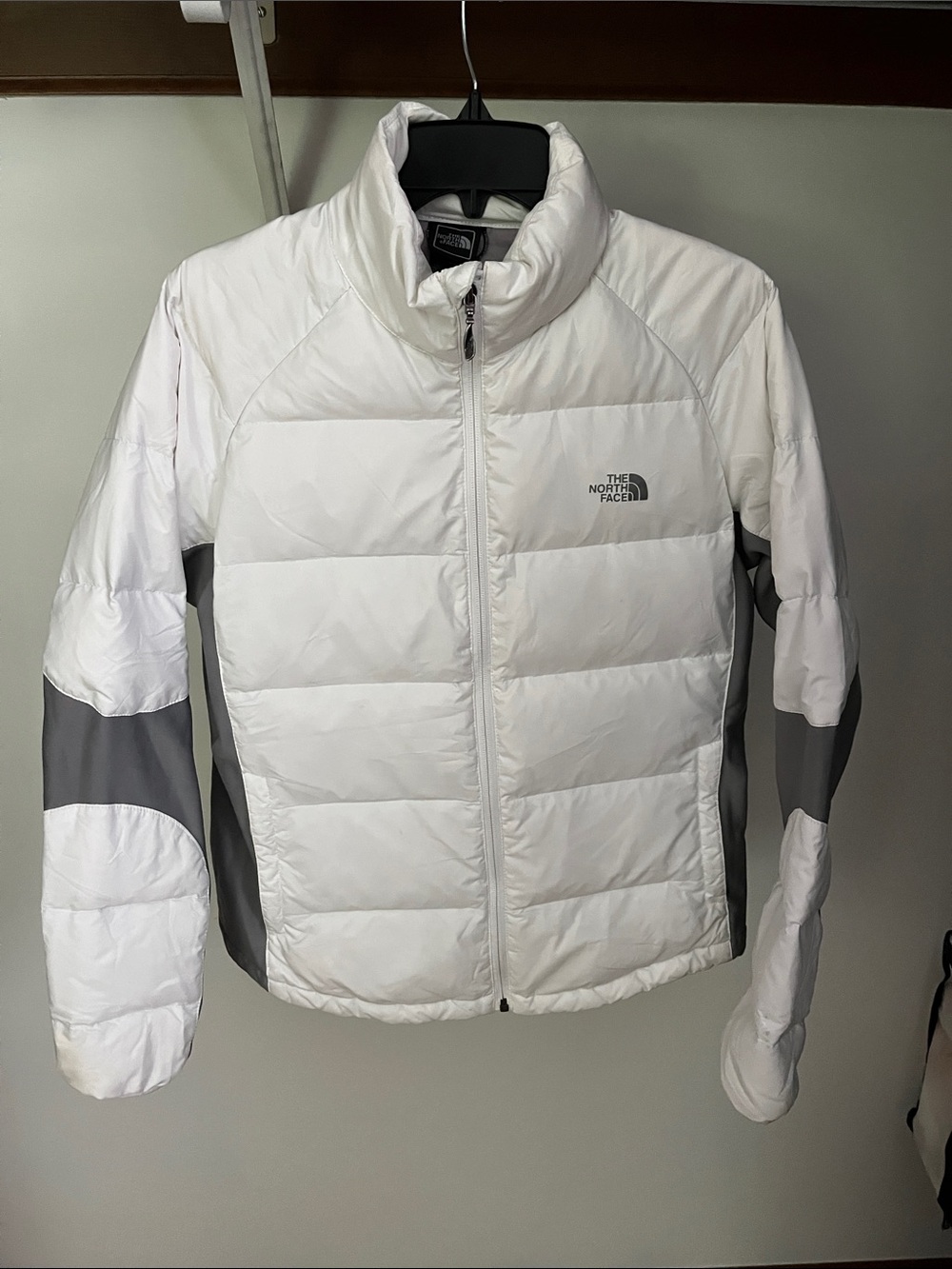 The North Face Women’s White and Gray Puffer Jacket